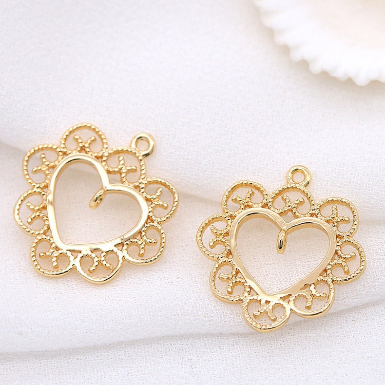 10pcs 14k Gold Plated Brass Hollow Out Heart Geometry Charm 10pcs 14k Gold Plated Brass Hollow Out Heart Geometry Charm