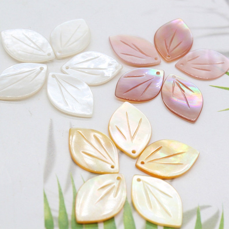 20pcs 12x18mm MOP Petals Beads Mother of Pearl Carved Petals Beads B090146-1
