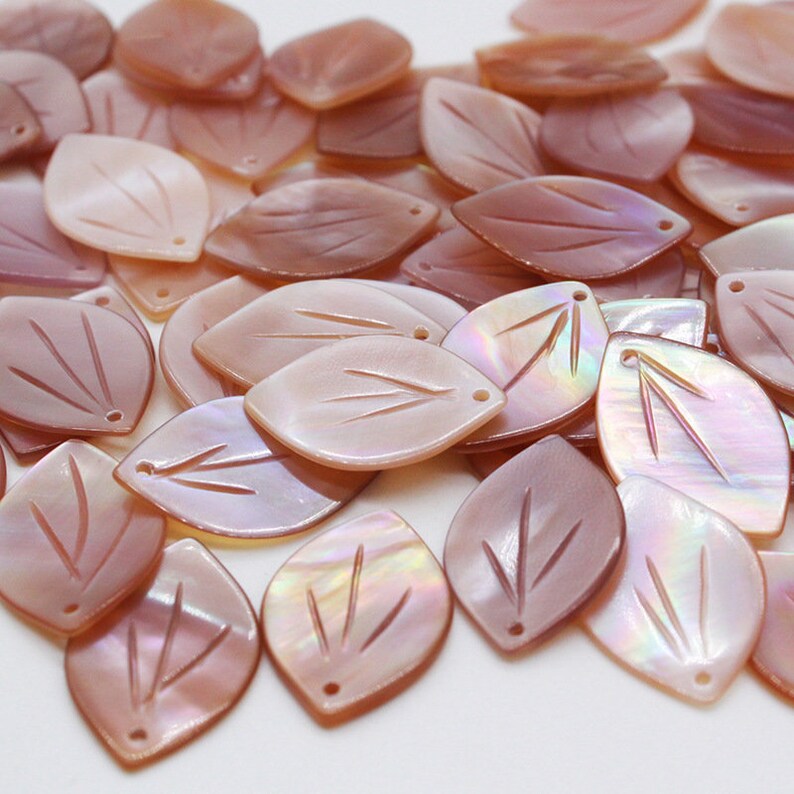 20pcs 12x18mm MOP Petals Beads Mother of Pearl Carved Petals Beads B090146-1