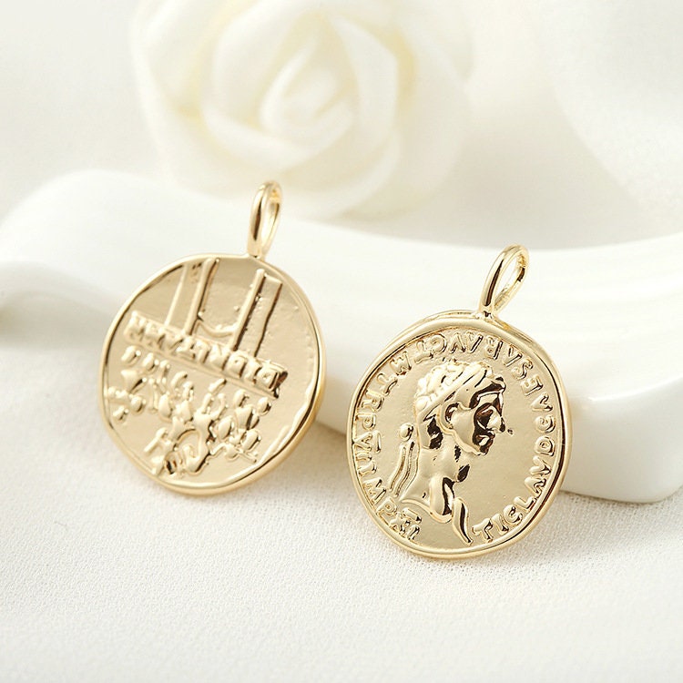 10pcs 14k Gold Brass Queen Coin Charm Pendants ZX4756 - Etsy