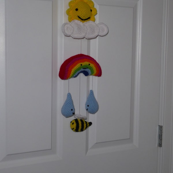Arco iris móvil bebé Amigurumi móvil, ganchillo arco iris, Bee Mobile, guardería móvil, vivero Decor, móviles bebé abeja arcoiris móvil
