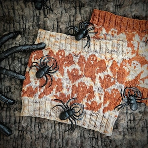 Ghost Stories Cowl stickmönster Halloween dk weight garn Fair Isle diagramfärgade mönster herr kvinnor vuxna