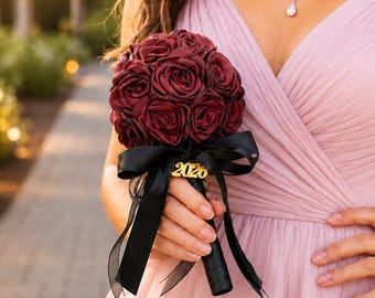 Bruidsbalboeketset | Promquet, manchetcorsage en boutonnière | Aandenken balbloemen lichtgewicht satijnen roos | Bruiloft bordeaux zwart