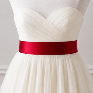 Klassieke scharlakenrode elegante dubbelzijdige lint bruidssjerp - aangepaste kleur riem voor trouwjurk, bruidsmeisjes of bloemenmeisje - donkerrood
