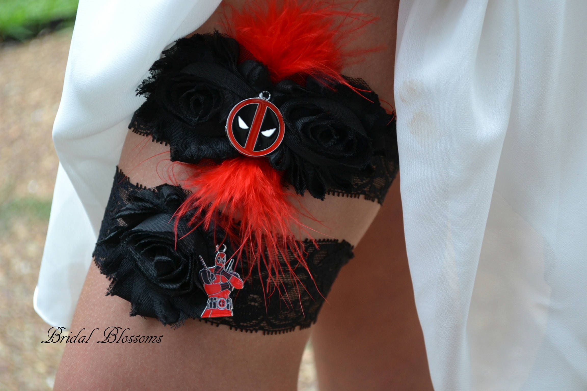 NO-SLIP Ivory Star Wars Bridal Garter Set | Darth Vader Storm Trooper  Wedding Garters | Flower Lace Garter | Keepsake Toss Superhero - Etsy