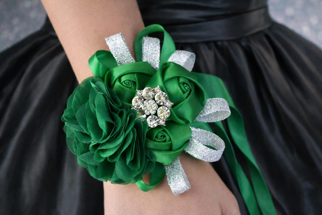 prom corsage for emerald green dress Elegant A line Floral Appliques Lace-Up A-Line Dark Green Prom Dresses –  PreppyDress