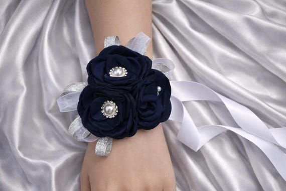 corsage for navy blue dress Ansuma Ivory Rose Flower Wrist Boutonniere Set Bridesmaid Wrist Corsage Bracelet & Groom and Best Man Boutonniere Wedding Flowers Accessories Prom Suit Decorations (Navy Blue) : Home & Kitchen weather events Flattering regular fit suitable for various body types Make a lasting impression at your next formal occasion with this stunning corsage detail pleated jumpsuit from Coast Coast Women's Corsage Detail Pleated