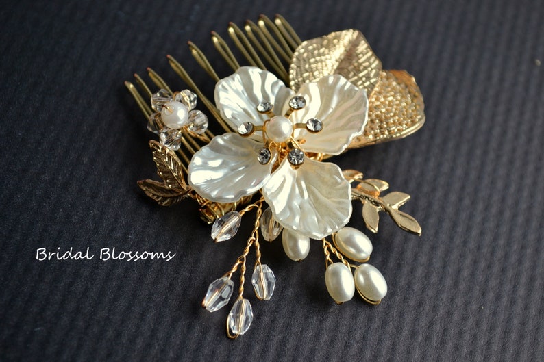 Vintage Inspired Wedding Hair Accessories Petite Gold Leaf Flower Pearl Hair Comb Prom Homecoming Hair Pin Headpiece Fascinator