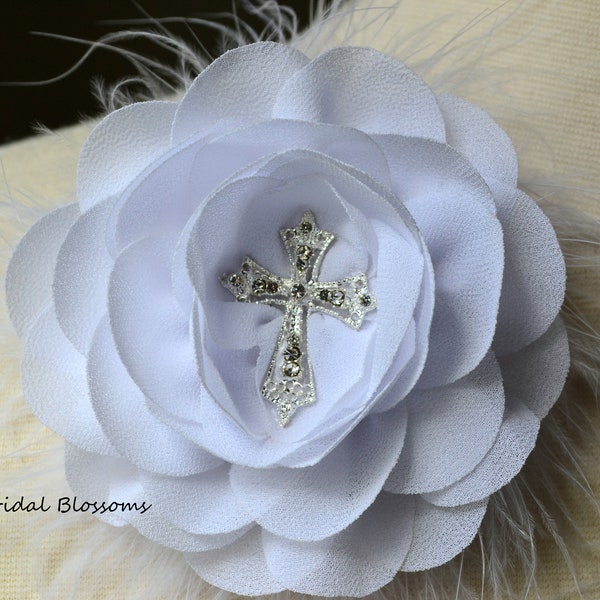 White Chiffon Flower Cross Brooch Corsage | Vintage Inspired Bridal Corsages | Pin On Rose Mother Grandmother Wedding Feather Corsage