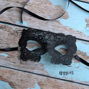 Black Red Feather Lace Flower Masquerade Mask - Embroidery Masks - Halloween Ball Party Wedding Gothic Phantom Mardi Gras Costume A5
