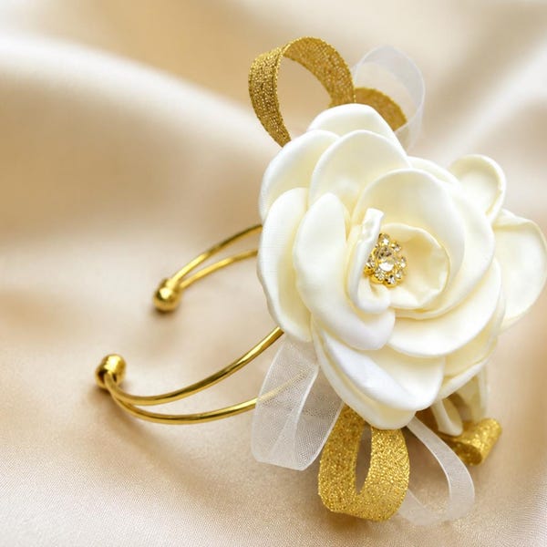 Elegant Satinros Handledskorsage & Boutonniere Set - Elfenben Guld eller Silver - Blommor till Balbröllop - Manschettarmbandskorsage