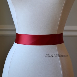 Scarlet Red Satin Ribbon Braut Schärpe Gürtel | Brautkleid Schärpe | Schleifenband Schärpe | Brautjungfern Blumenmädchen | Doppelseitig