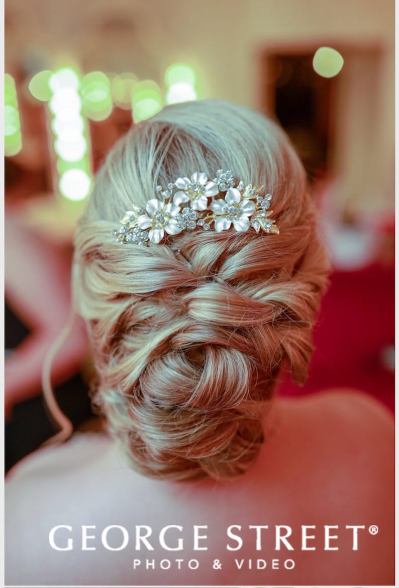 Vintage Inspired Wedding Hair Accessories Petite Gold Leaf Flower Pearl Hair Comb Prom Homecoming Hair Pin Headpiece Fascinator