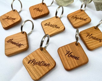 Wooden place cards - guest gift for a wedding, baptism or birthday - personalized table decoration