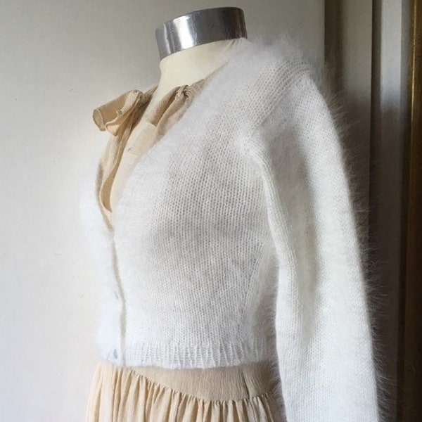 Hochzeit Braut Strickjacke Bolero Tierfreundlich Nachhaltig Angorawolle Flauschiger Jäckchen Pullover Cache Coeur Umhang Stola Schal Mohair