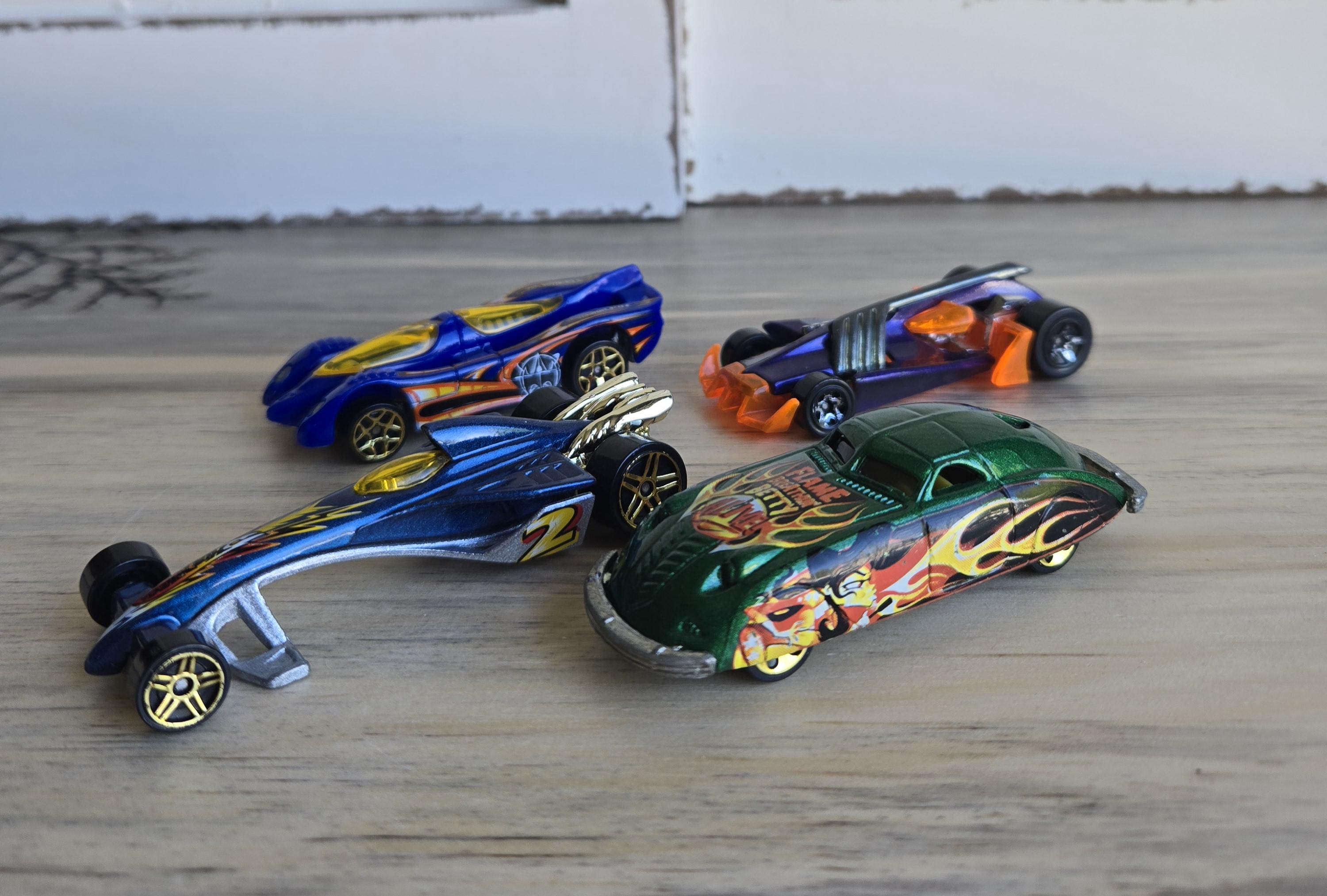 Hot Wheels Lot of 4 1998 Phantom Corsair Flame Breathin