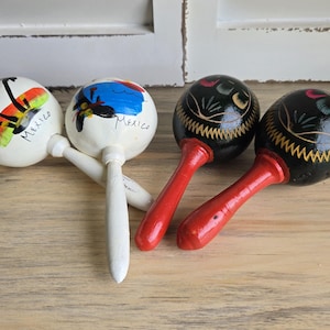 Vintage Souvenir Maracas Shakers Gourd Maracas Musical Percussion