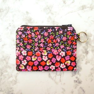 Bolsa floral de cremallera pequeña, bolsa de monedas, monedero de monedas, bolsa linda, regalo para ella, billetera pequeña, bolso rosa y negro, soporte de tarjeta de regalo, llavero