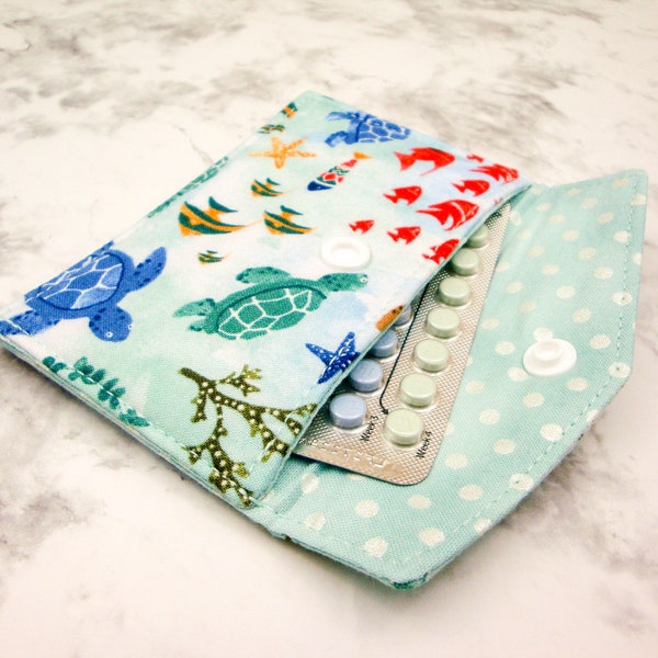 Sea Turtles Mini Wallet, Tropical Reusable Gift Card Holder, Ocean Business Card Case, Beach Birth Control Pill Holder Sleeve