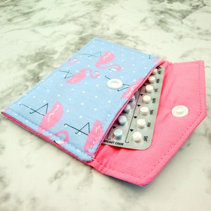 Mini billetera Flamingo, titular de tarjeta de regalo reutilizable rosa y azul, estuche de tarjeta de visita tropical, funda anticonceptiva con tema de playa, regalo para ella