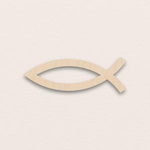Puede incluir: Un símbolo Ichthys de madera de color claro, también conocido como pez de Jesús, se muestra sobre un fondo neutro. El símbolo presenta una forma curva con líneas que se cruzan, representando un pez.