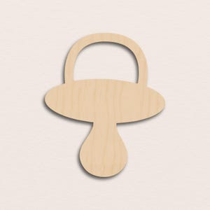 Puede incluir: Una taza de cerámica blanca con un asa negra y el texto "But First, Coffee" en negro, con una fuente de estilo manuscrito. La taza está sobre una superficie blanca.