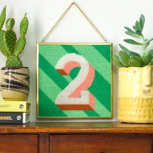 Verde &#39;2&#39; Número tapiz kit de aguja en medio punto de cruz sobre lona de plástico 15,4 x 15,4cm