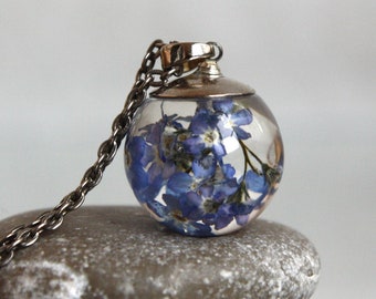 Forget-Me-Not Flower Pendant: Epoxy Resin Sphere (19mm)
