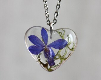 Pressed Flower Heart Pendant: Purple Delphinium, Oak Moss Terrarium