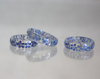 Ring with forget-me-not flowers and silver leaf in epoxy resin, Promise rings, Wedding rings