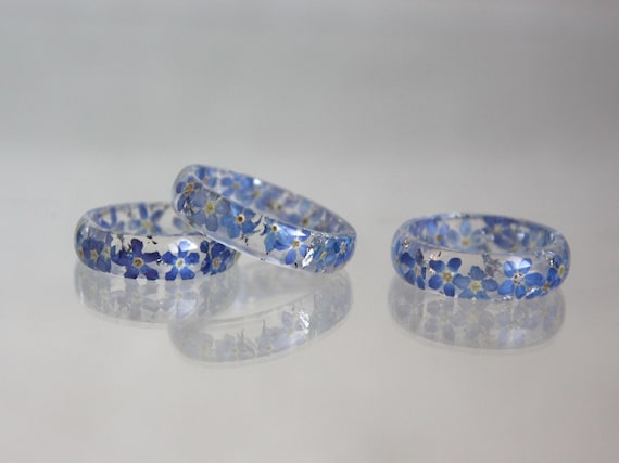Ring with forget-me-not flowers and silver leaf in epoxy resin, Promise rings, Wedding rings