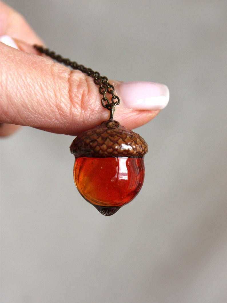 Sphere 19 mm Bright natural pendant Pendant terrarium Orange acorn pendant with a real cap of acorns and epoxy The real cap of acorn