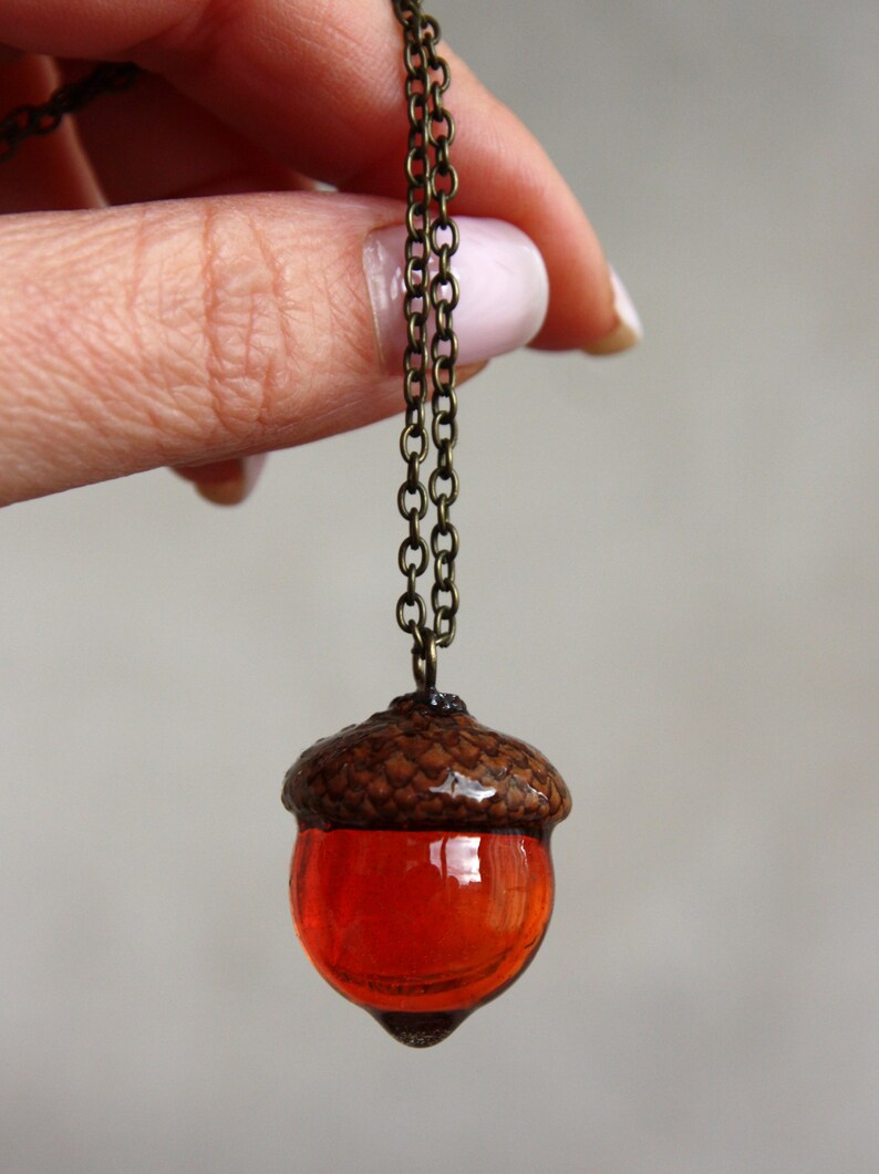 Sphere 19 mm Bright natural pendant Pendant terrarium Orange acorn pendant with a real cap of acorns and epoxy The real cap of acorn