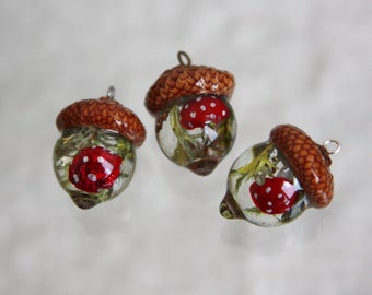 Acorn Fly Agaric Pendant: Real Moss and Mushroom Epoxy Resin Keychain