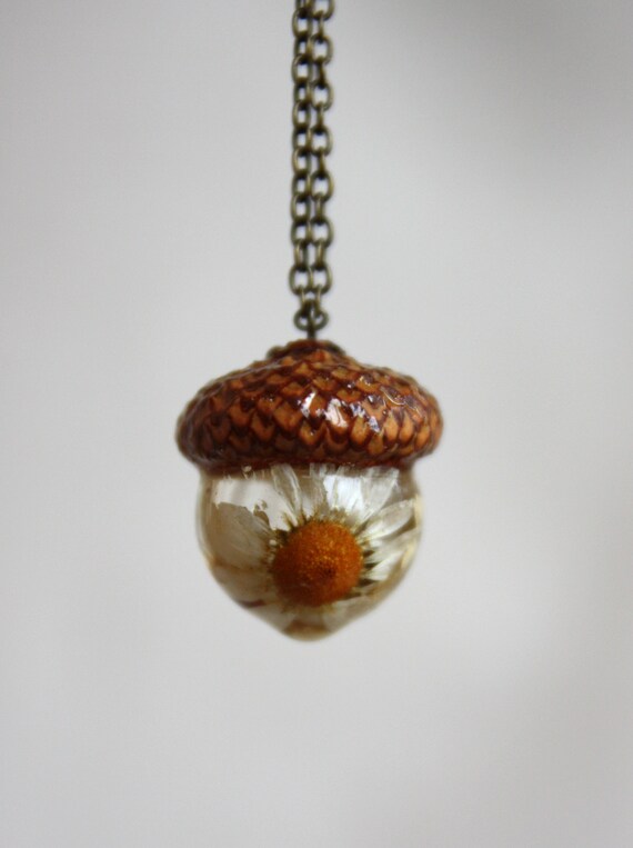 Sphere 19 mm Bright natural pendant Pendant terrarium Orange acorn pendant with a real cap of acorns and epoxy The real cap of acorn