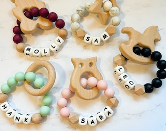 More Colors! Wooden Animal Personalized Baby Ring, Personalized Baby Gift, Silicone Ring with Name, Baby Shower Gift, Name Baby Toy Rattle