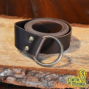 Mittelalterlicher brauner Ringgürtel