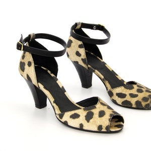 mid heel leopard print shoes