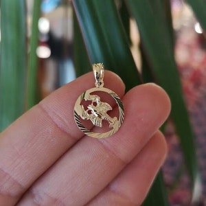Cancer charm in solid 10K yellow gold - zodiac sign charm