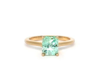 EMERALD RING - Mint Colombian Emerald ring - solid 14k yellow gold