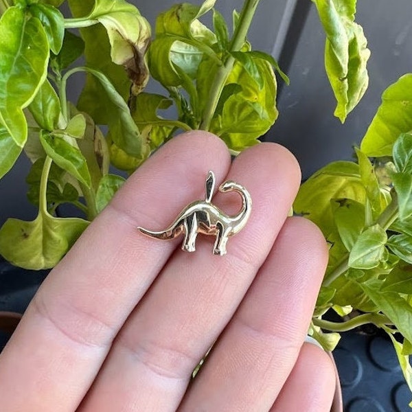 Brachiosaurus charm in 1OK yellow gold