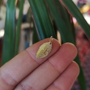Leaf charm in solid 10k yellow gold image 4