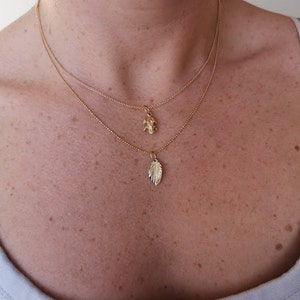 Leaf charm in solid 10k yellow gold image 8