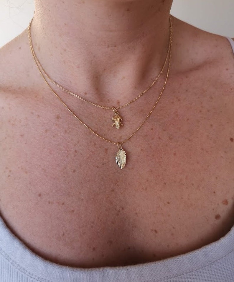 Leaf charm in solid 10k yellow gold image 8