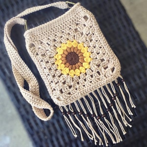 The Sunny Daze Satchel PDF DIGITAL DOWNLOAD Crochet pattern, cross-body crochet bag, granny square bag, small crochet sunflower bag, fringe image 3
