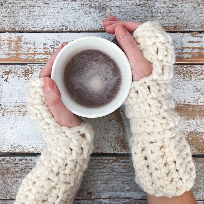 Market Mitts Crochet PDF DIGITAL DOWNLOAD Pattern, fast crochet pattern, one skein crochet, easy crochet, women's gloves, fingerless gloves image 2