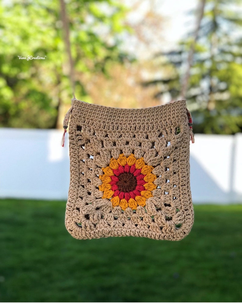 The Sunny Daze Satchel PDF DIGITAL DOWNLOAD Crochet pattern, cross-body crochet bag, granny square bag, small crochet sunflower bag, fringe image 6