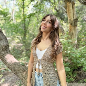 the whimsy willow cardigan crochet pattern, pdf digital download, cute handmade cardigan idea, top down crochet cardigan, tie front cardigan, side slit cardigan, summer crochet cardigan pattern, evelynandpeter crochet, lion brand yarn, truboo yarn