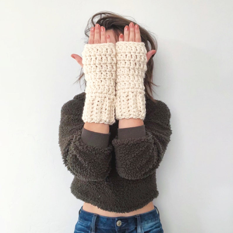 Market Mitts Crochet PDF DIGITAL DOWNLOAD Pattern, fast crochet pattern, one skein crochet, easy crochet, women's gloves, fingerless gloves image 4