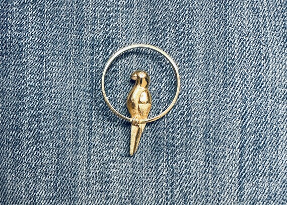 Parrot Metal Pin | Vintage Gold Avon Lapel Pin - image 3